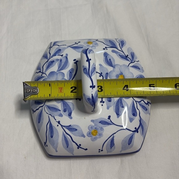 Floral Ceramic Lid. Brand Unknown - Picture 5 of 6